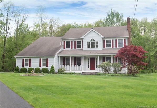 Single Family For Sale, Colonial - Ridgefield, CT (photo 1)