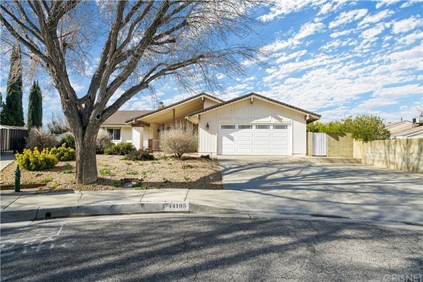 Single Family Residence, Traditional - Lancaster, CA