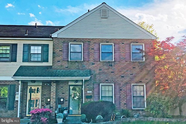 Townhouse, End of Row/Townhouse - LANGHORNE, PA