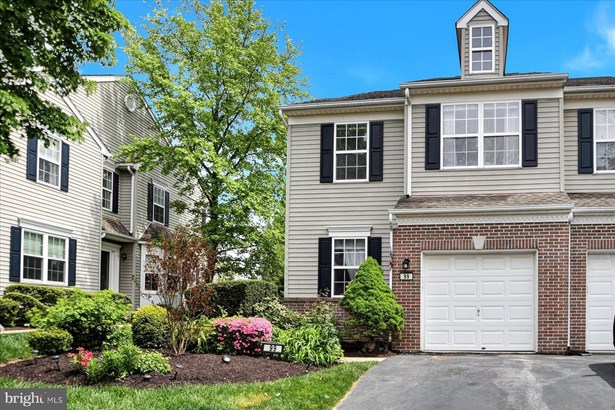 Townhouse, End of Row/Townhouse - ROYERSFORD, PA