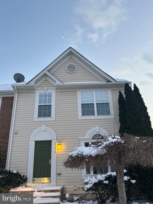 Townhouse, End of Row/Townhouse - HAGERSTOWN, MD