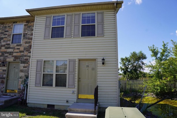 Townhouse, End of Row/Townhouse - INWOOD, WV