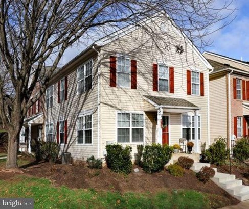 Townhouse, End of Row/Townhouse - DOYLESTOWN, PA