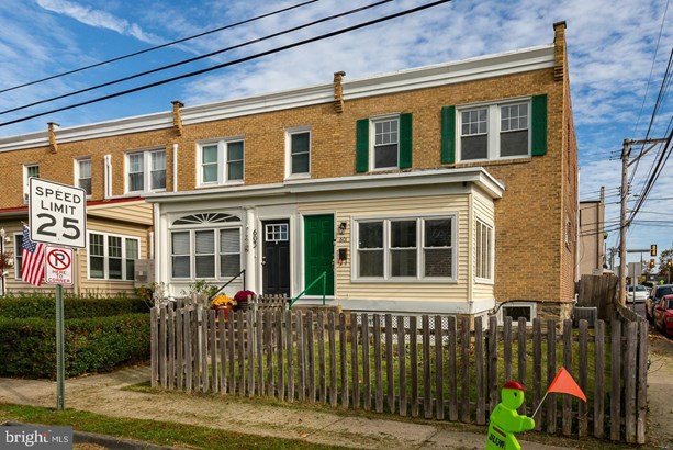 Townhouse, End of Row/Townhouse - BRYN MAWR, PA