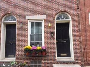 Multi-Family, Interior Row/Townhouse - PHILADELPHIA, PA