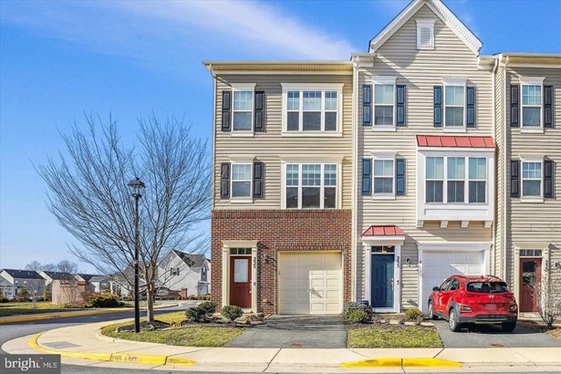 Townhouse, End of Row/Townhouse - PURCELLVILLE, VA