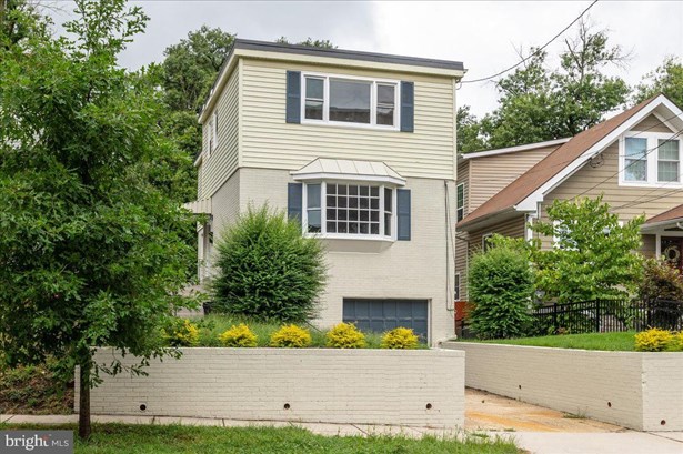 Detached, Single Family - WASHINGTON, DC