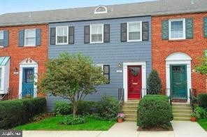 Townhouse, Interior Row/Townhouse - CHEVY CHASE, MD