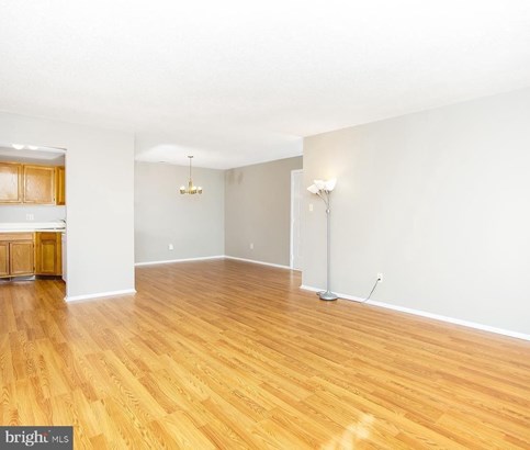 Unit/Flat/Apartment, Multi-Family - MOUNT LAUREL, NJ