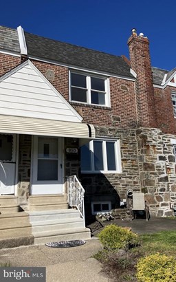 Townhouse, Interior Row/Townhouse - DREXEL HILL, PA