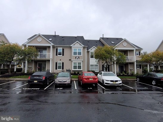 Unit/Flat/Apartment, Multi-Family - MOUNT LAUREL, NJ