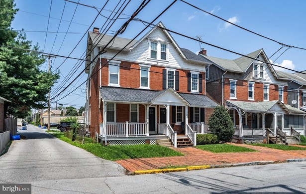 Twin/Semi-Detached, Single Family - WEST CHESTER, PA