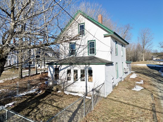 Single Family Residence, Colonial,New Englander - Brownville, ME