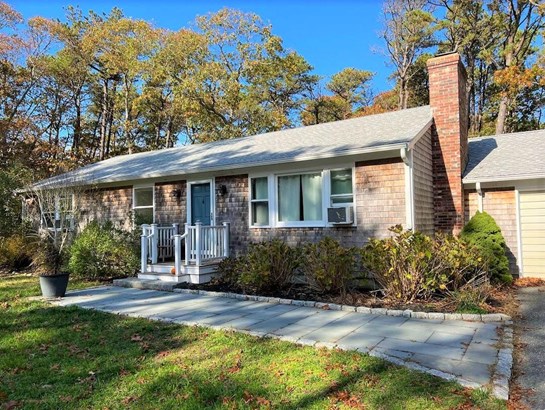 Residential, Ranch - Vineyard Haven, MA