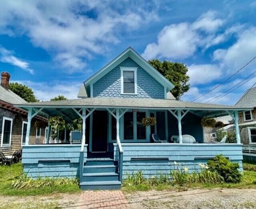 Single Family Residence, Cottage - Oak Bluffs, MA