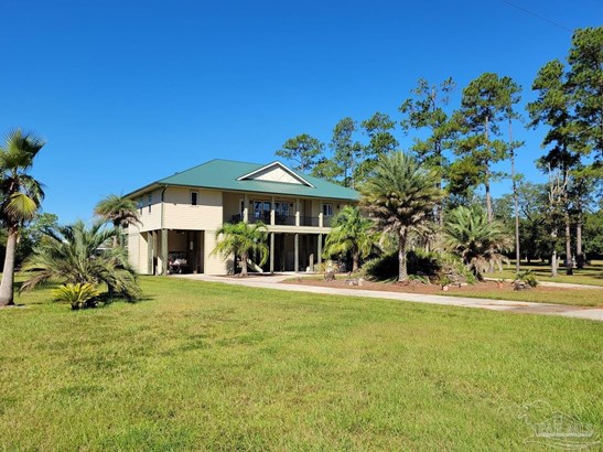 Single Family Residence, Traditional - Milton, FL